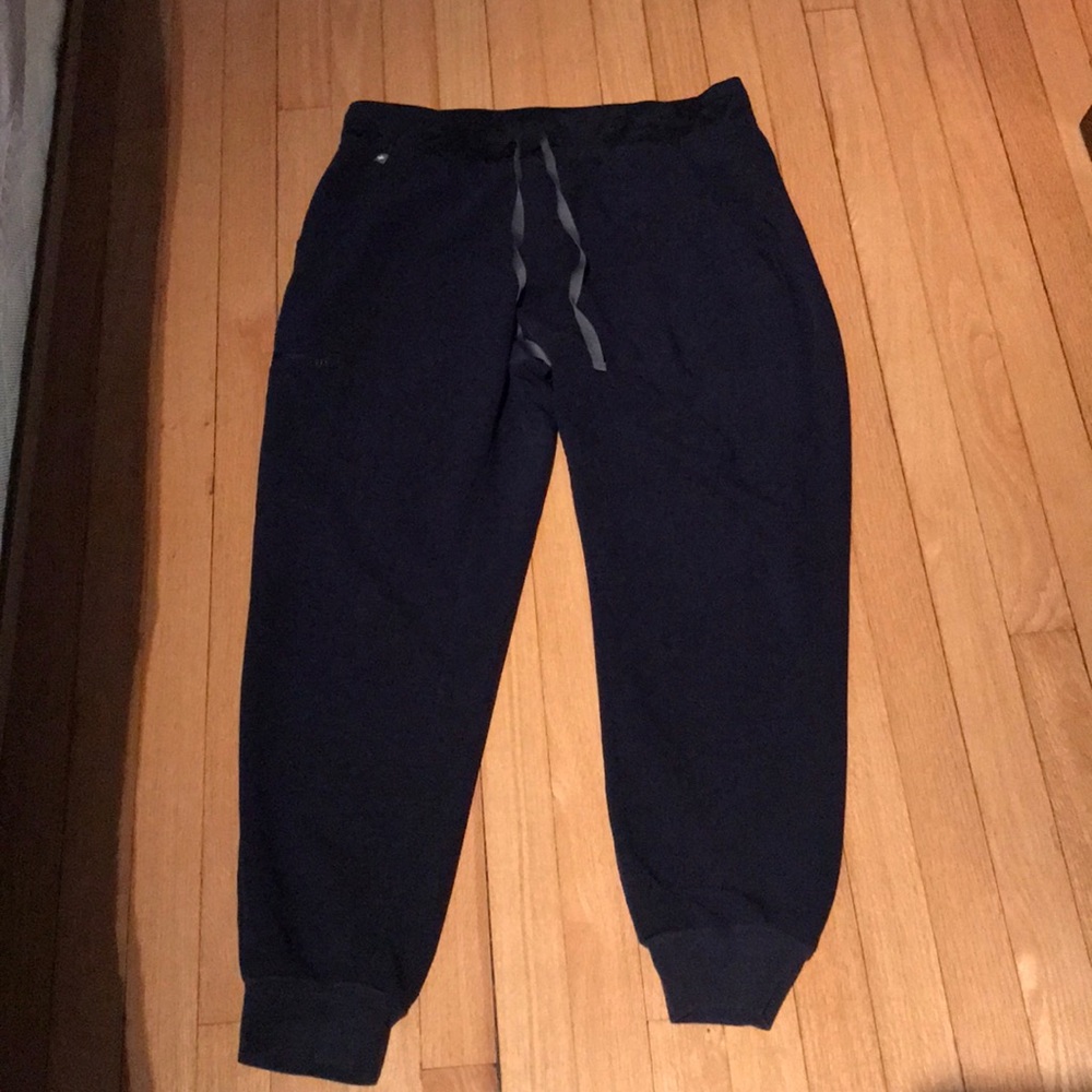 2 large jogger fig scrub pants